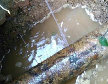 榆社楼顶渗水维修公司分享下地暖漏水的原因及检测方法。